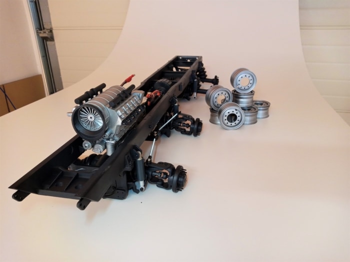 T 8×8 – chassis